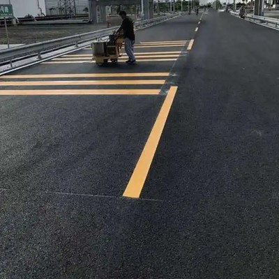 马路划线涂料 道路冷喷划线漆 停车场车位标线涂料 卫士宝